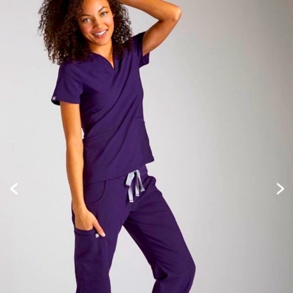 Figs Purple Shadow scrub set size small